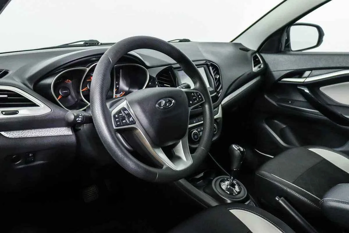 LADA Vesta SW Cross, Белый, 2018, Робот, 122 л.с., цена от 720 000 руб.
