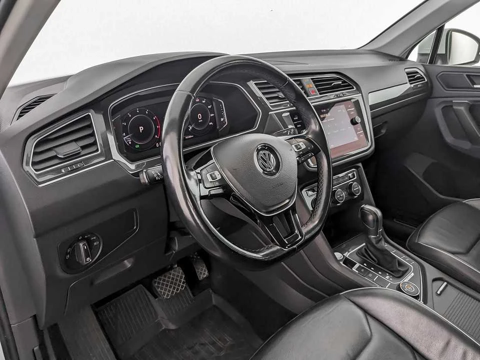 VOLKSWAGEN TIGUAN, Белый, 2019, Робот, 220 л.с., цена от 1 664 000 руб.