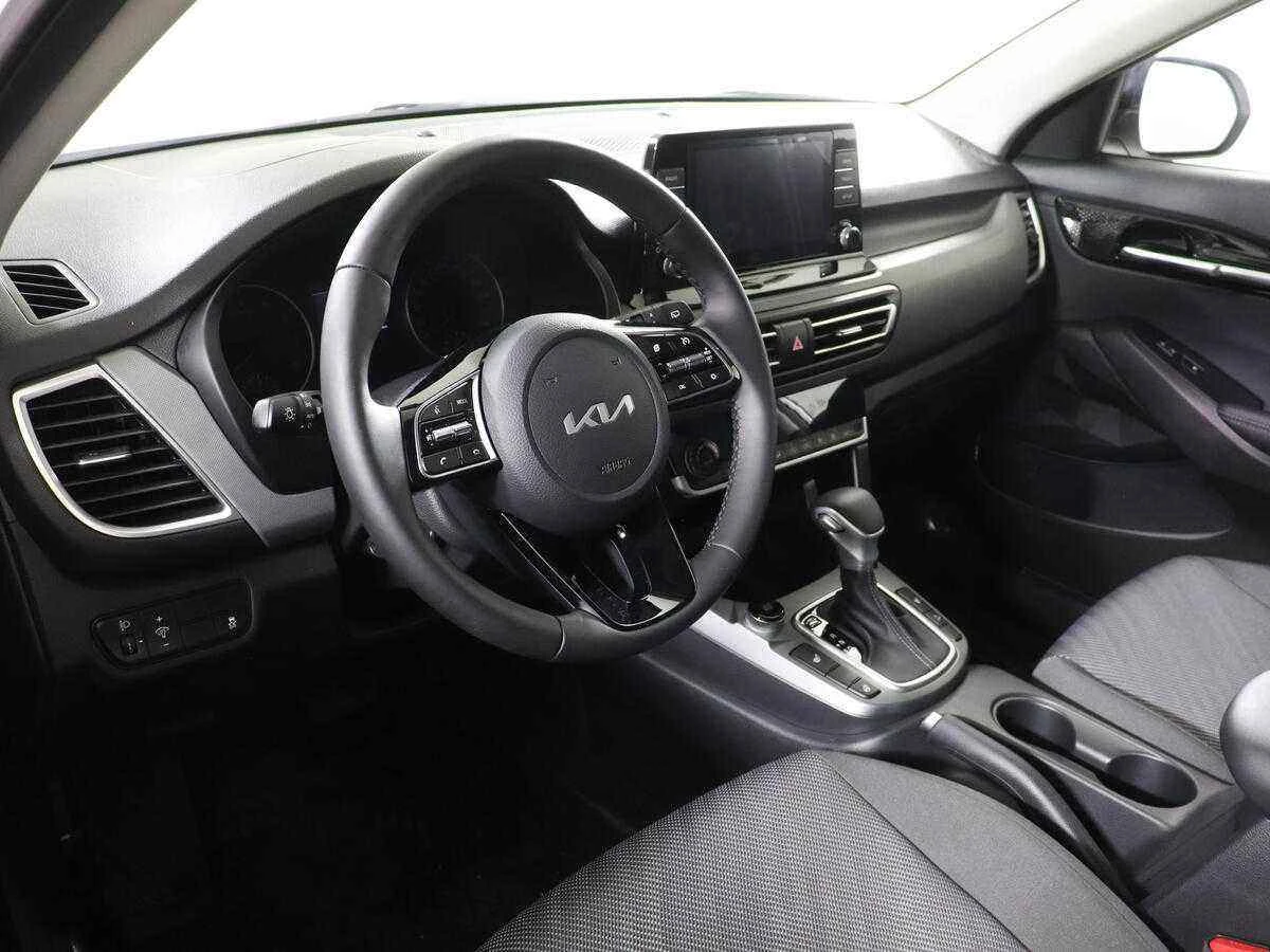 KIA Seltos, Белый, 2022, Вариатор, 149 л.с., цена от 1 950 000 руб.
