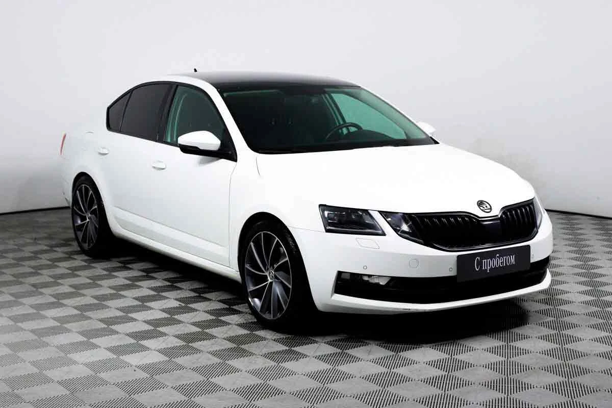 SKODA OCTAVIA, Белый, 2018, Робот, 180 л.с., цена от 1 096 800 руб.