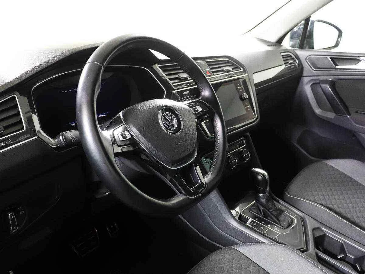 Volkswagen Tiguan, Черный, 2016, Робот, 150 л.с., цена от 914 000 руб.