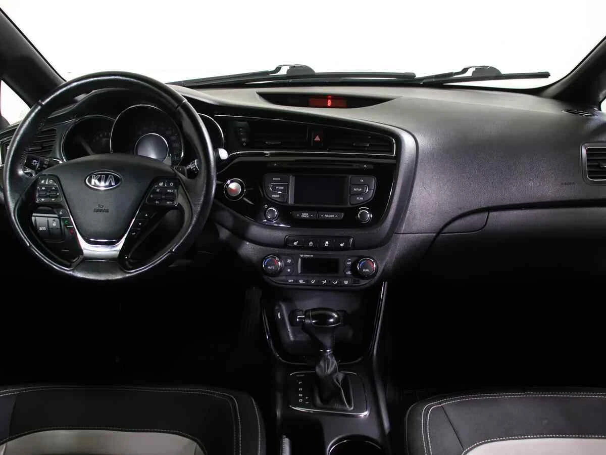 KIA Ceed, Белый, 2015, Робот, 135 л.с., цена от 595 000 руб.