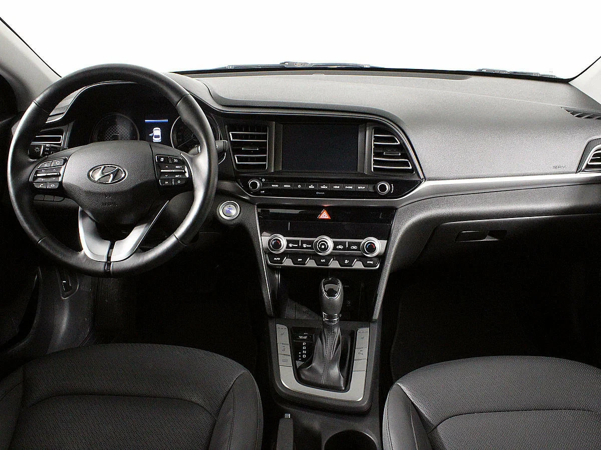 Hyundai Elantra, Белый, 2019, Автоматическая, 150 л.с., цена от 1 210 000 руб.