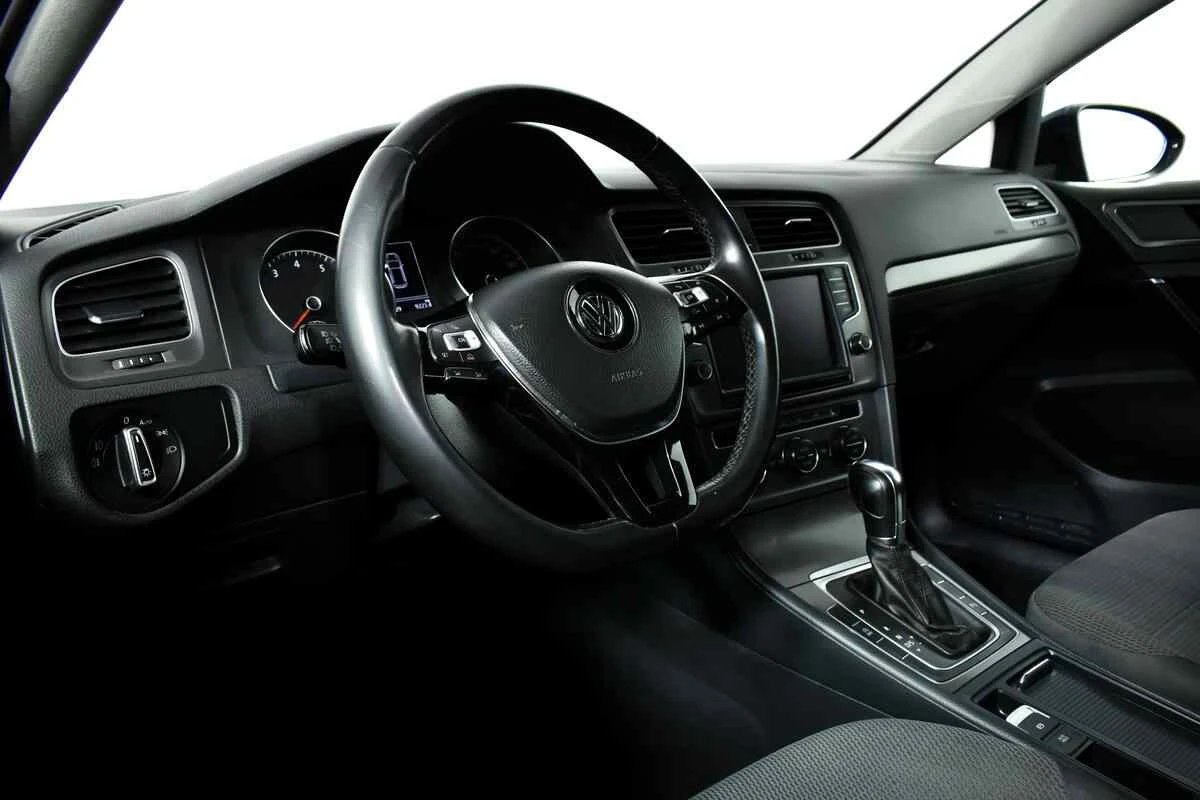 Volkswagen Golf, Синий, 2013, Робот, 122 л.с., цена от 490 000 руб.