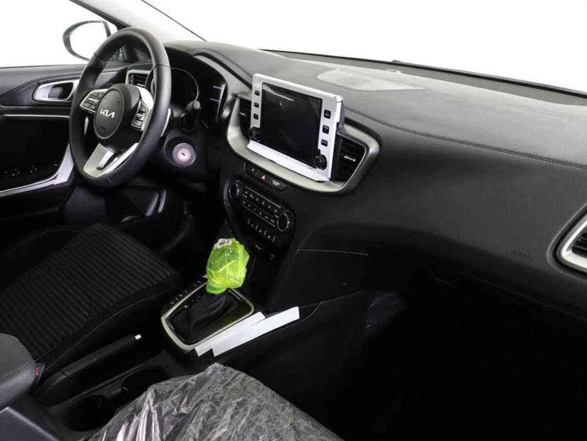 KIA Ceed, Белый, 2022, Автоматическая, 128 л.с., цена от 1 415 000 руб.