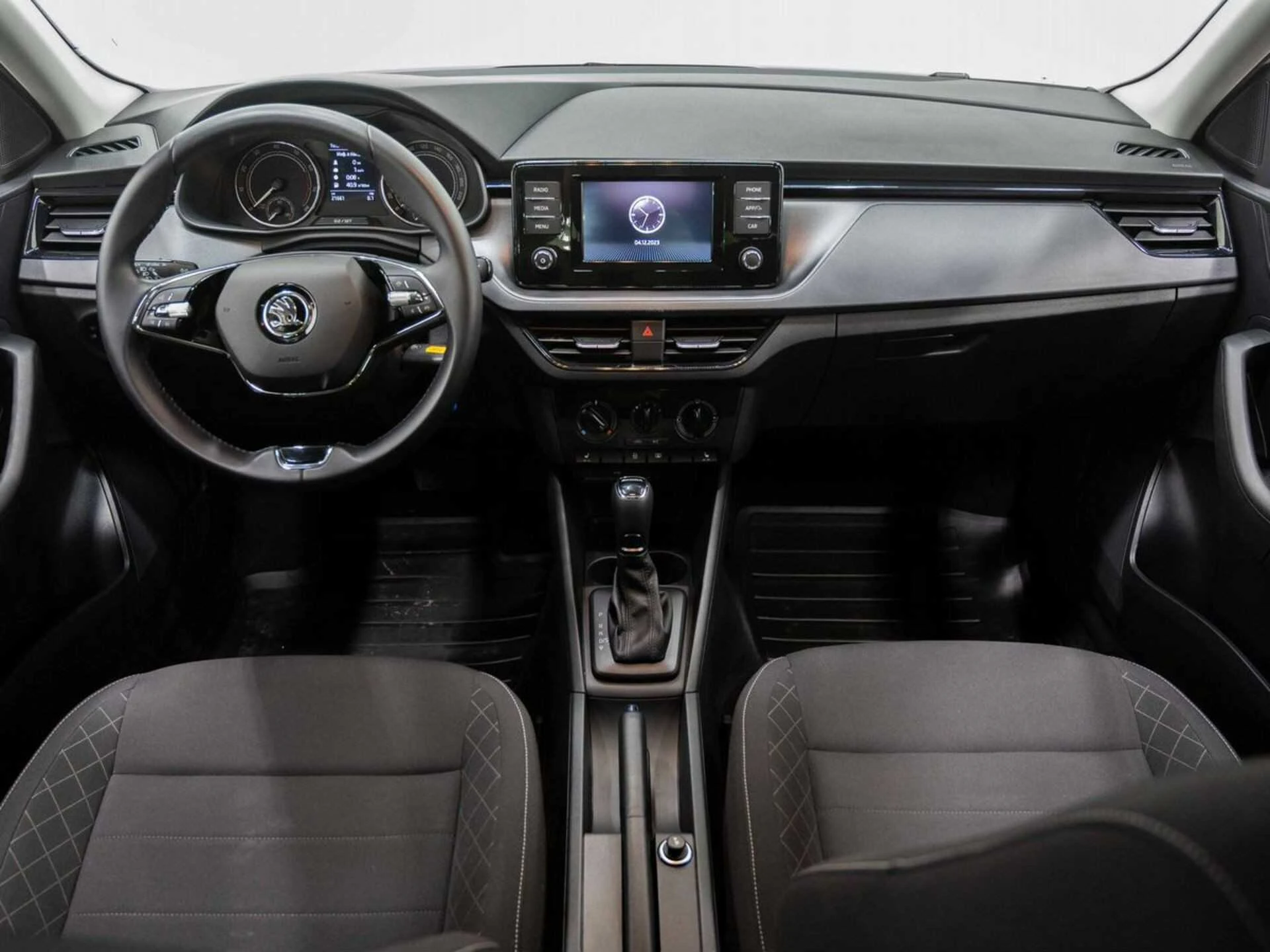 SKODA RAPID, Белый, 2022, Автоматическая, 110 л.с., цена от 1 260 000 руб.