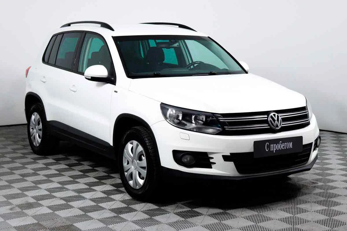 VOLKSWAGEN TIGUAN, Белый, 2016, Робот, 150 л.с., цена от 924 000 руб.