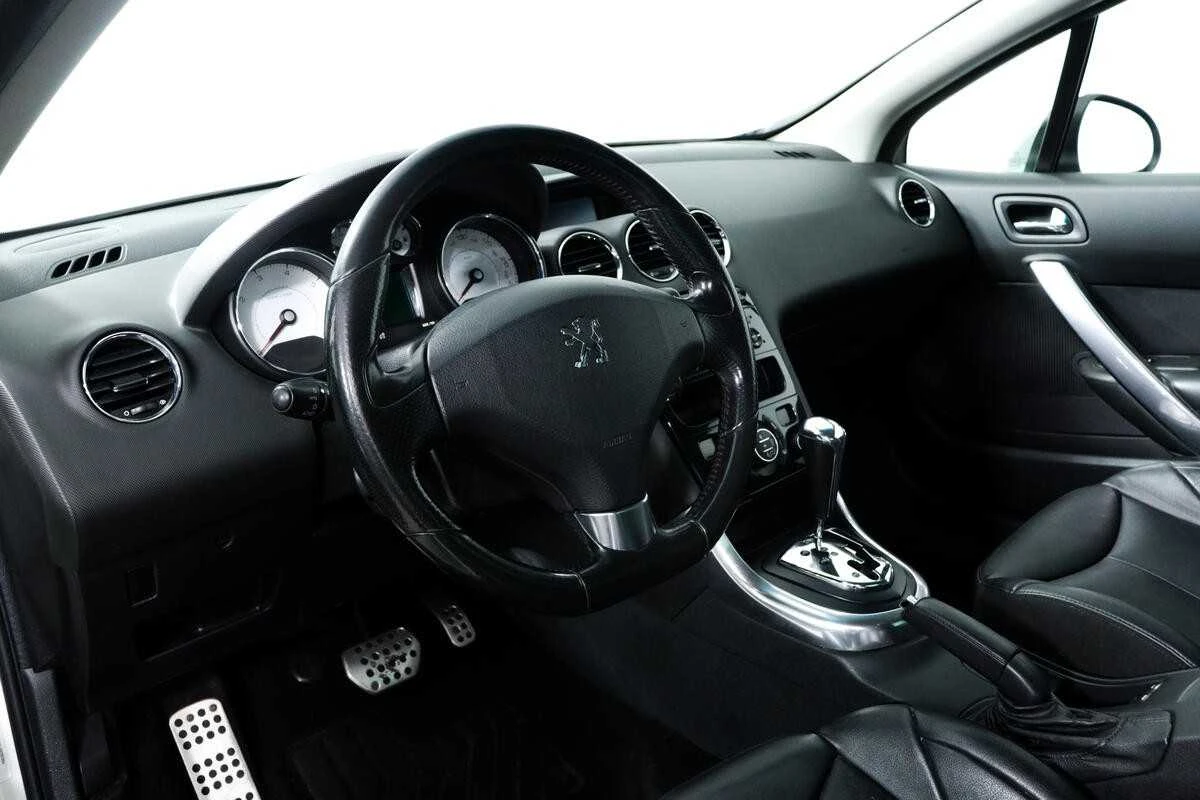 PEUGEOT 308, Белый, 2011, Автоматическая, 140 л.с., цена от 704 000 руб.