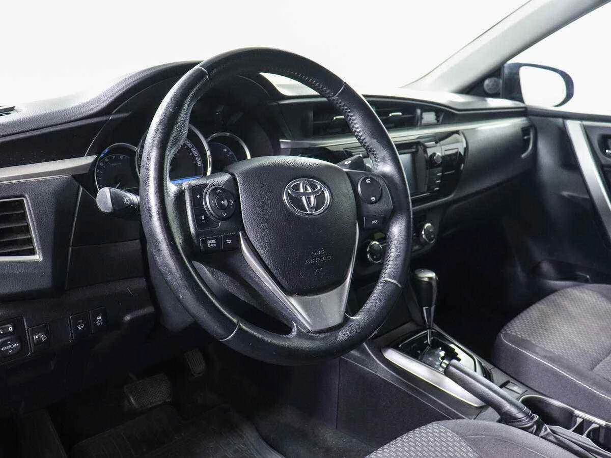 Toyota Corolla, Черный, 2014, Вариатор, 122 л.с., цена от 775 000 руб.