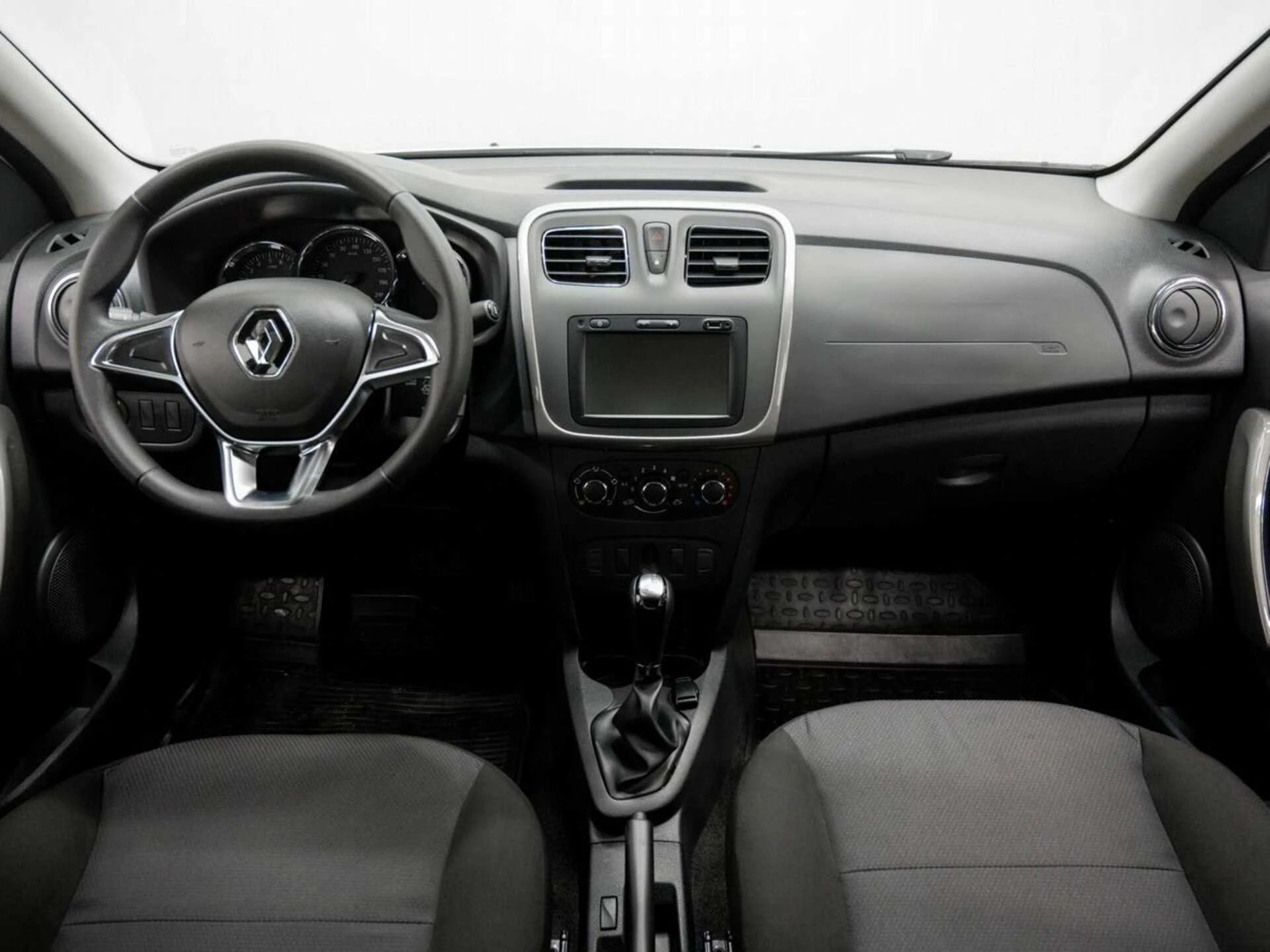 RENAULT LOGAN, Белый, 2020, Автоматическая, 102 л.с., цена от 720 000 руб.