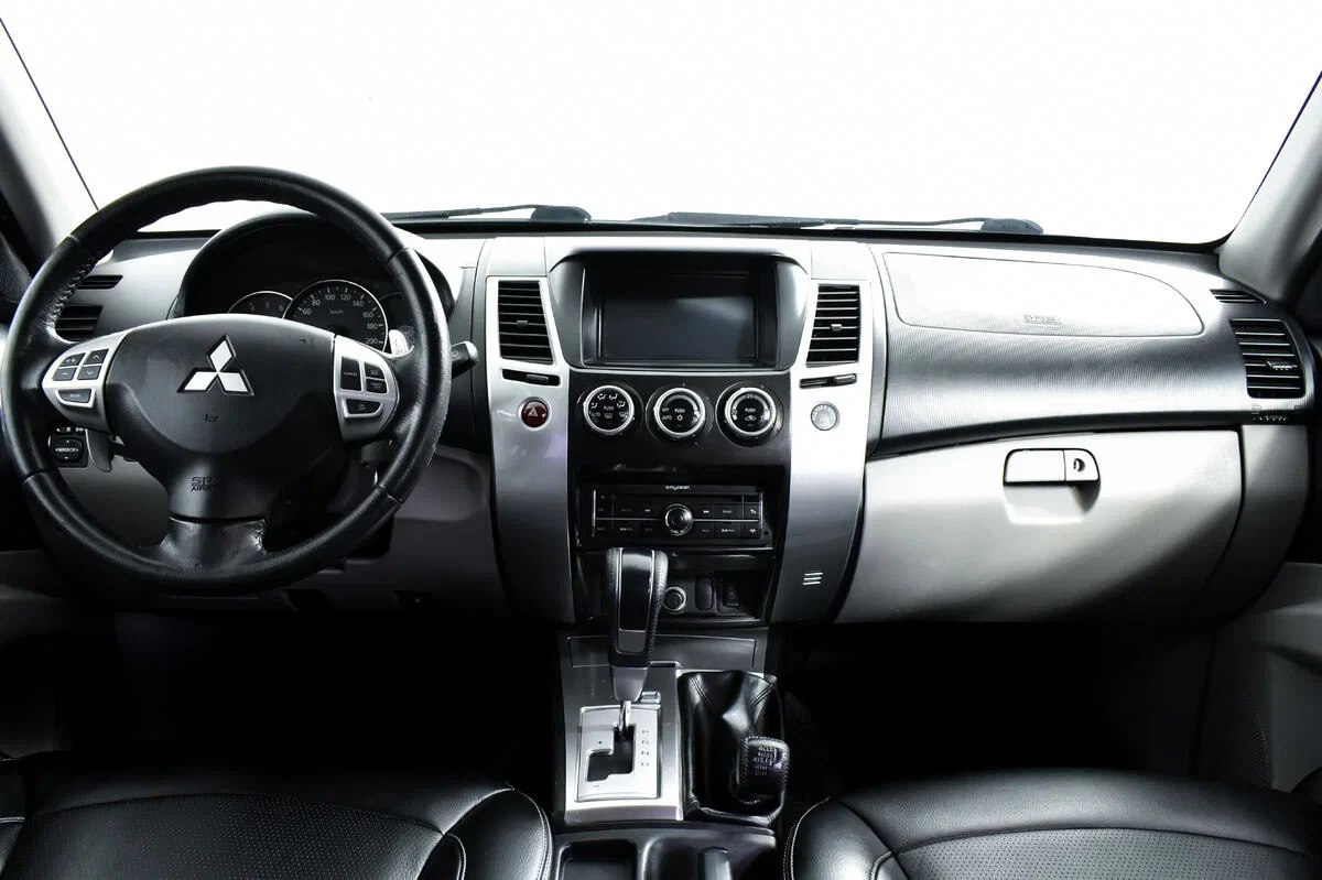 Mitsubishi Pajero Sport, Черный, 2013, Автоматическая, 178 л.с., цена от 1 199 900 руб.