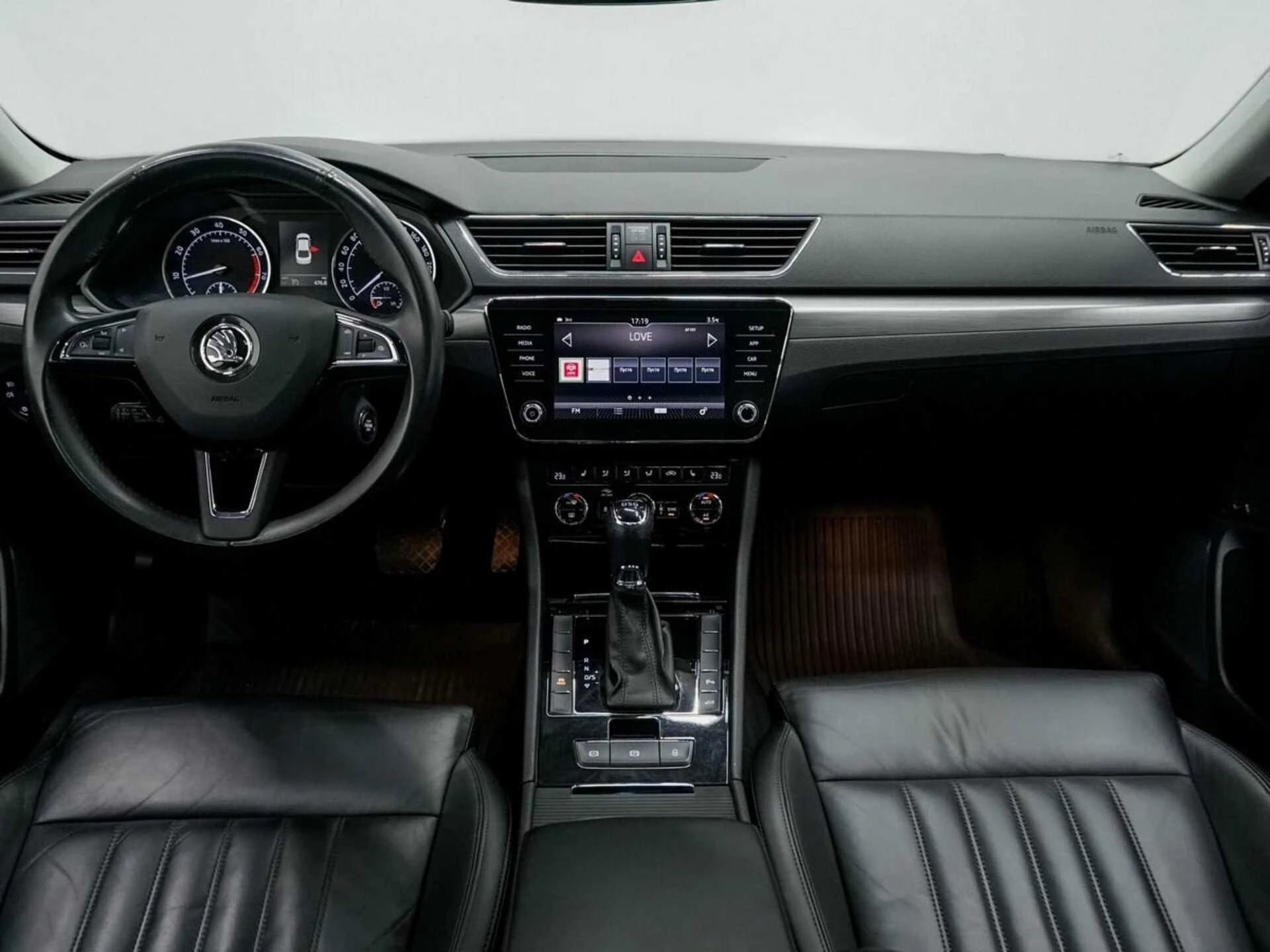SKODA SUPERB, Зеленый, 2018, Робот, 180 л.с., цена от 1 568 000 руб.