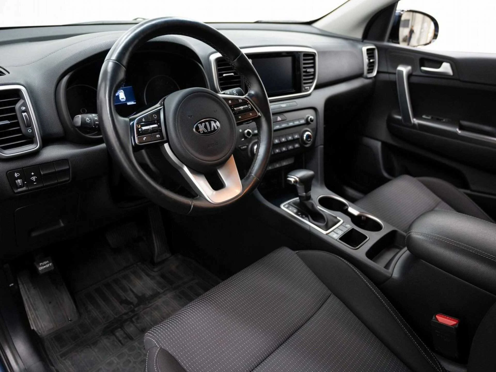 KIA SPORTAGE, Голубой, 2019, Автоматическая, 150 л.с., цена от 1 432 000 руб.