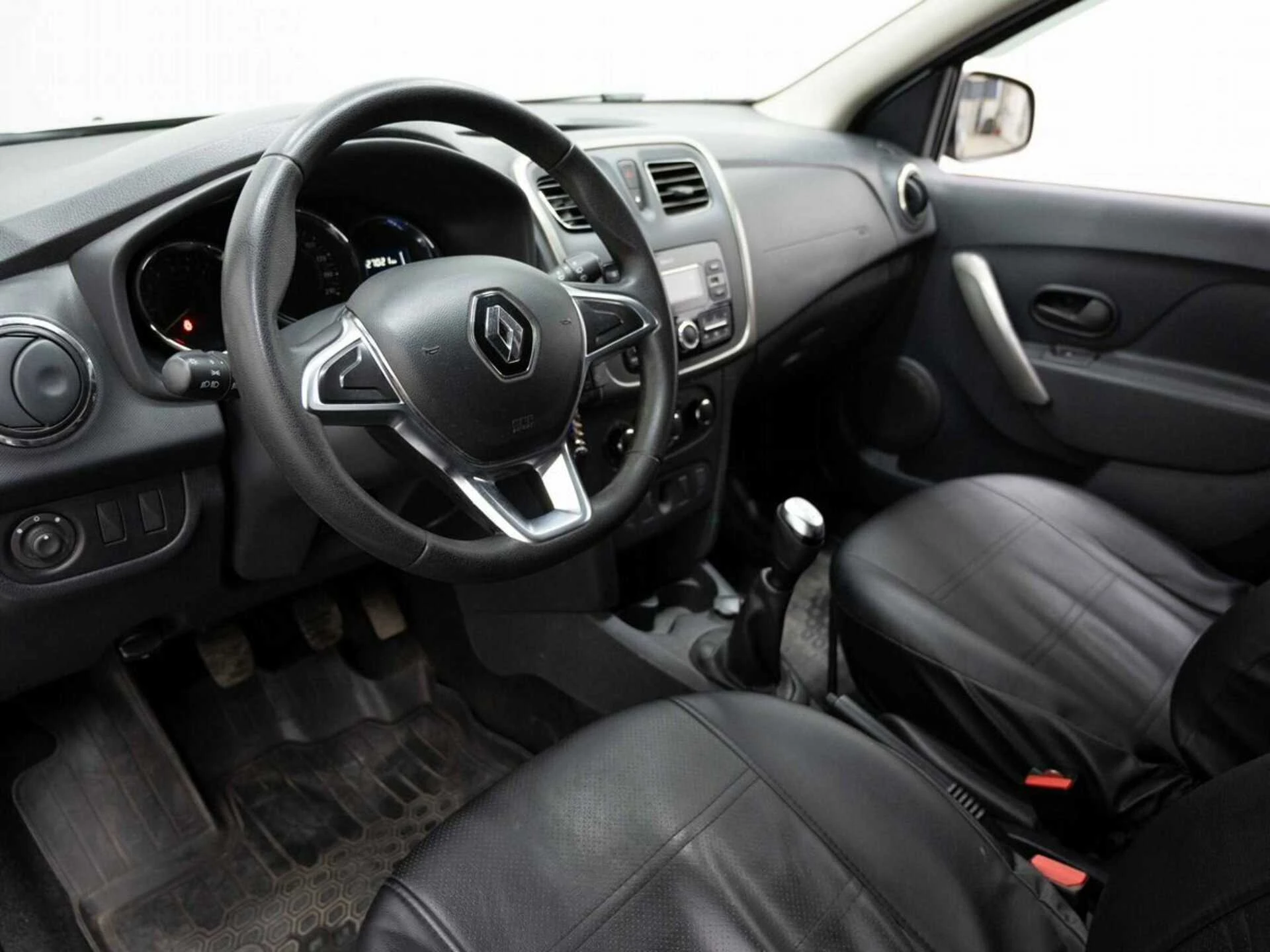 RENAULT SANDERO, Серебряный, 2021, Механическая, 82 л.с., цена от 800 000 руб.