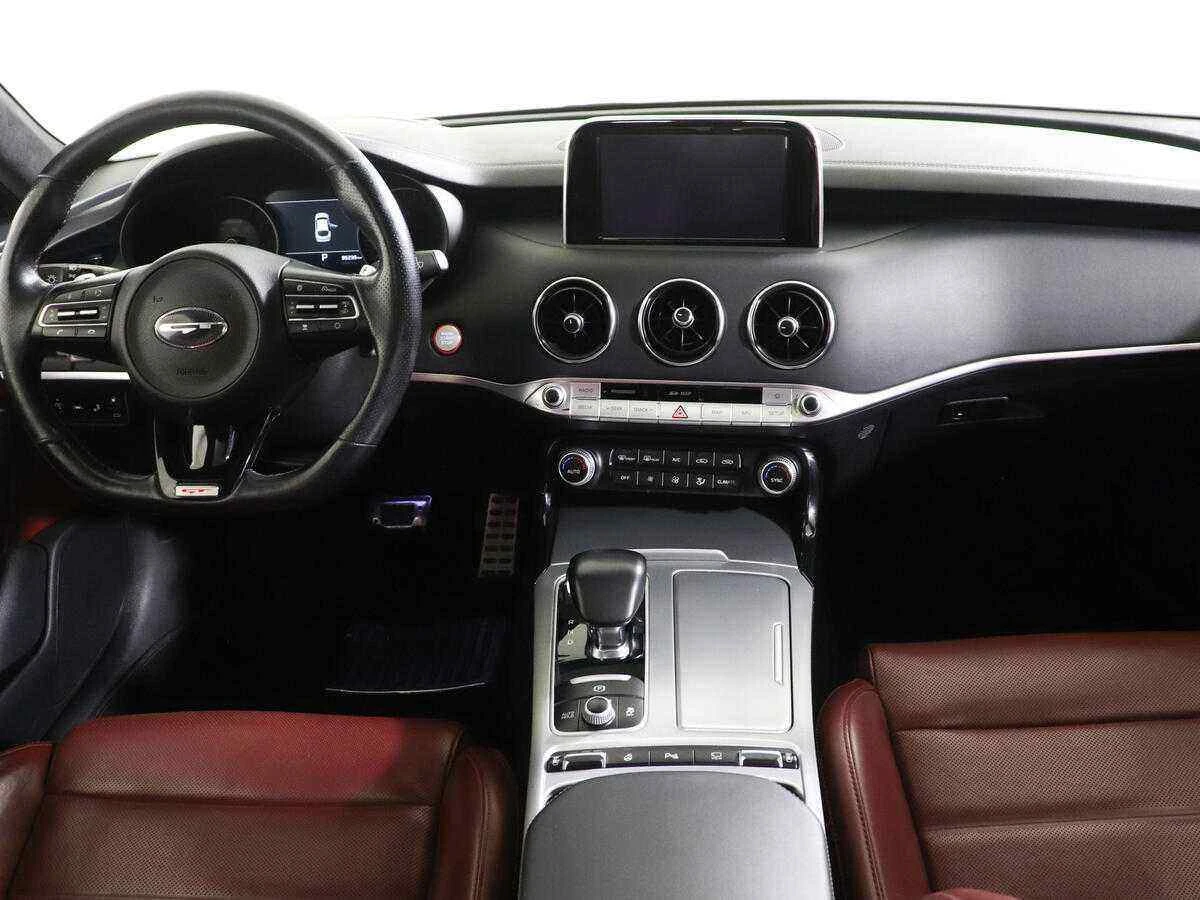 KIA Stinger, Белый, 2018, Автоматическая, 370 л.с., цена от 2 550 000 руб.