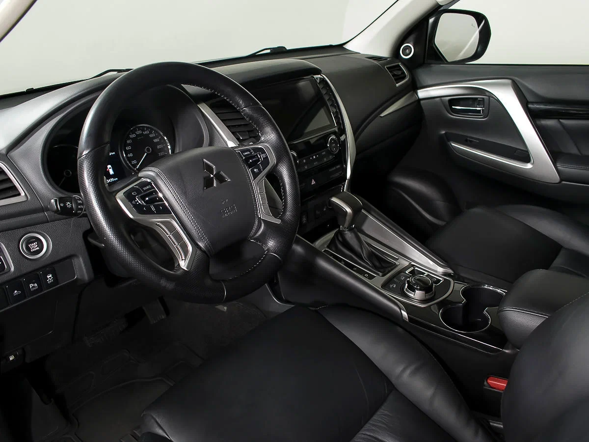 Mitsubishi Pajero Sport, Черный, 2018, Автоматическая, 181 л.с., цена от 2 545 000 руб.