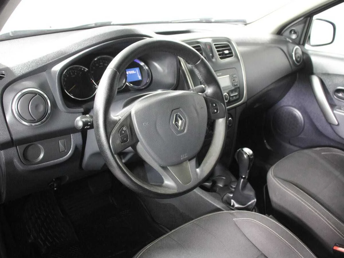 RENAULT LOGAN, Белый, 2017, Автоматическая, 102 л.с., цена от 508 800 руб.