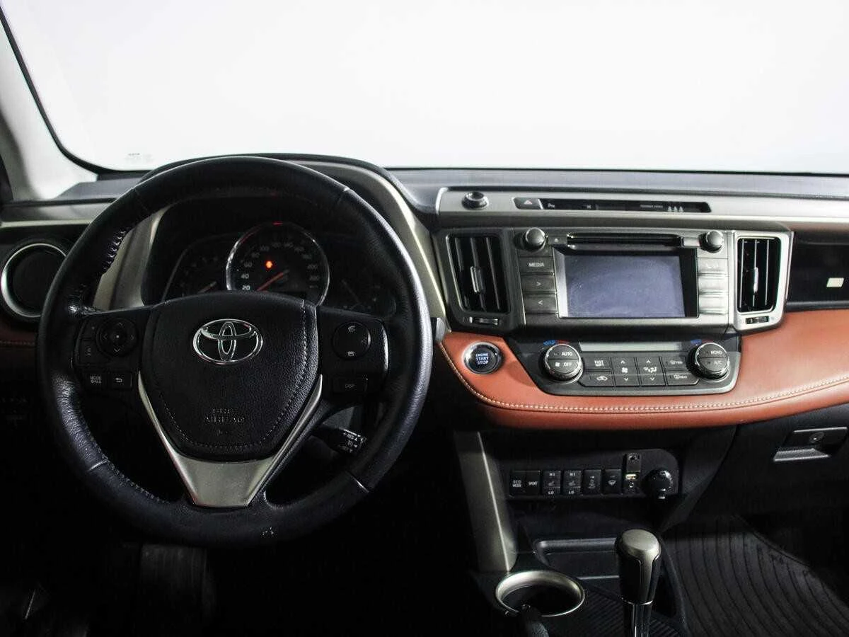 TOYOTA RAV4, Серебряный, 2014, Автоматическая, 149 л.с., цена от 1 448 000 руб.