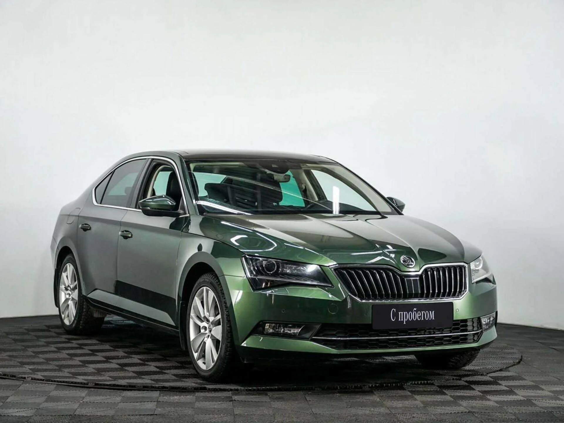 SKODA SUPERB, Зеленый, 2018, Робот, 180 л.с., цена от 1 568 000 руб.