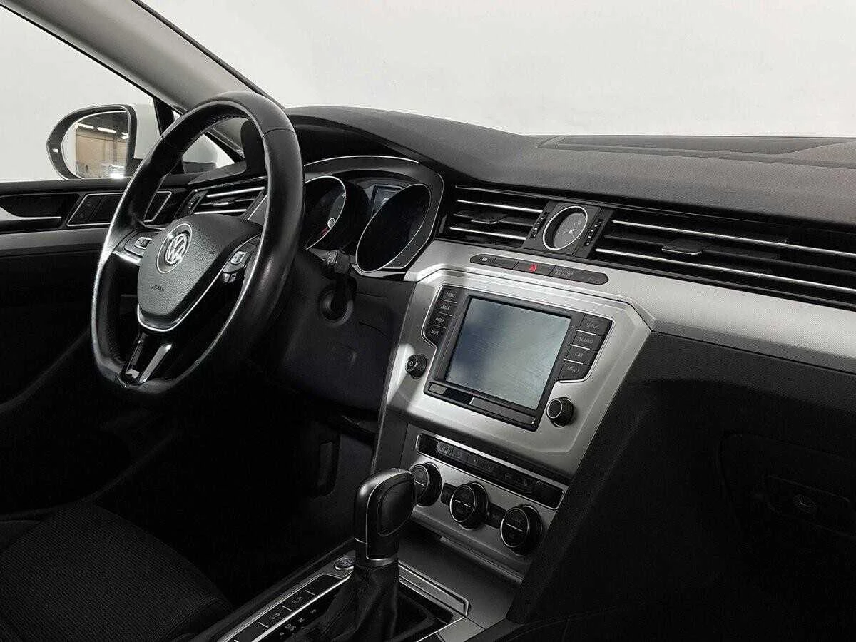 VOLKSWAGEN PASSAT, Белый, 2016, Робот, 180 л.с., цена от 1 088 000 руб.