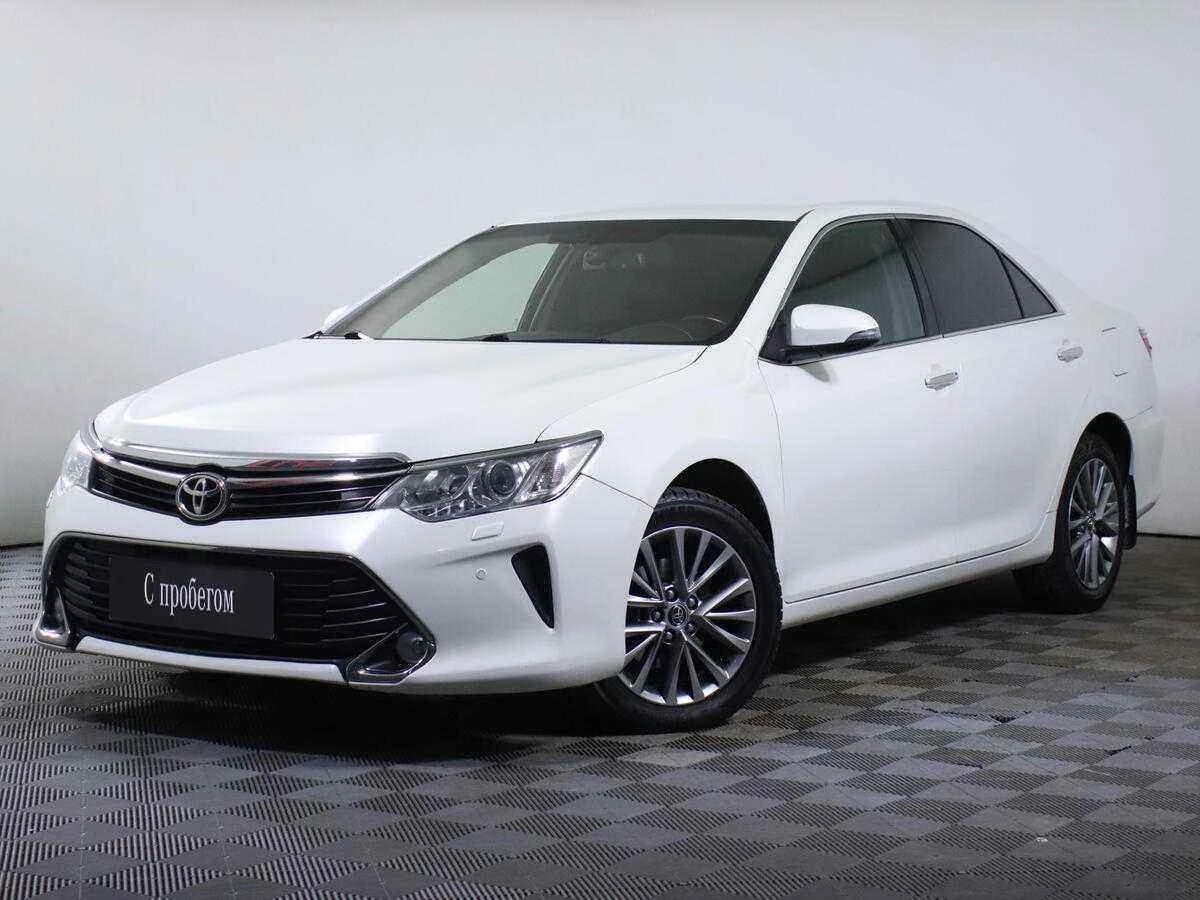 Toyota Camry, Белый, 2018, Автоматическая, 150 л.с., цена от 1 517 000 руб.