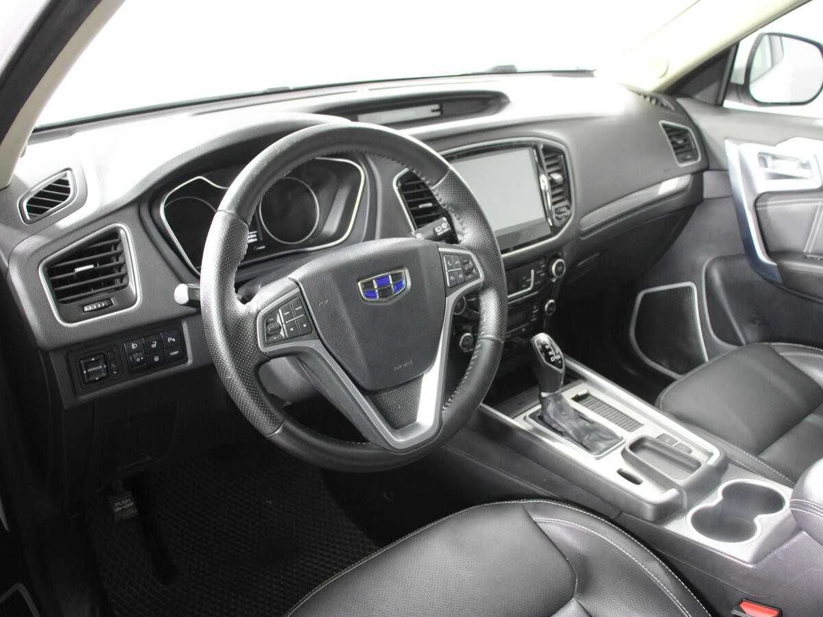 GEELY EMGRAND X7, Белый, 2019, Автоматическая, 139 л.с., цена от 940 000 руб.