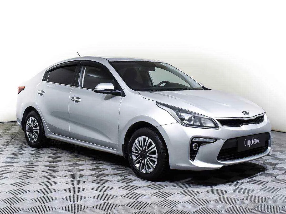 KIA Rio, Серебряный, 2018, Автоматическая, 123 л.с., цена от 900 000 руб.