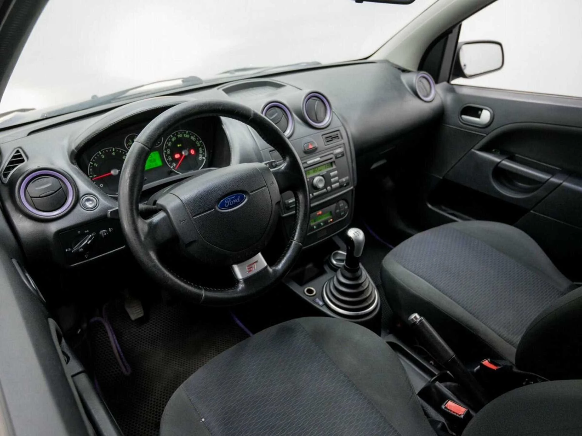 FORD FIESTA, Фиолетовый, 2007, Механическая, 101 л.с., цена от 241 600 руб.