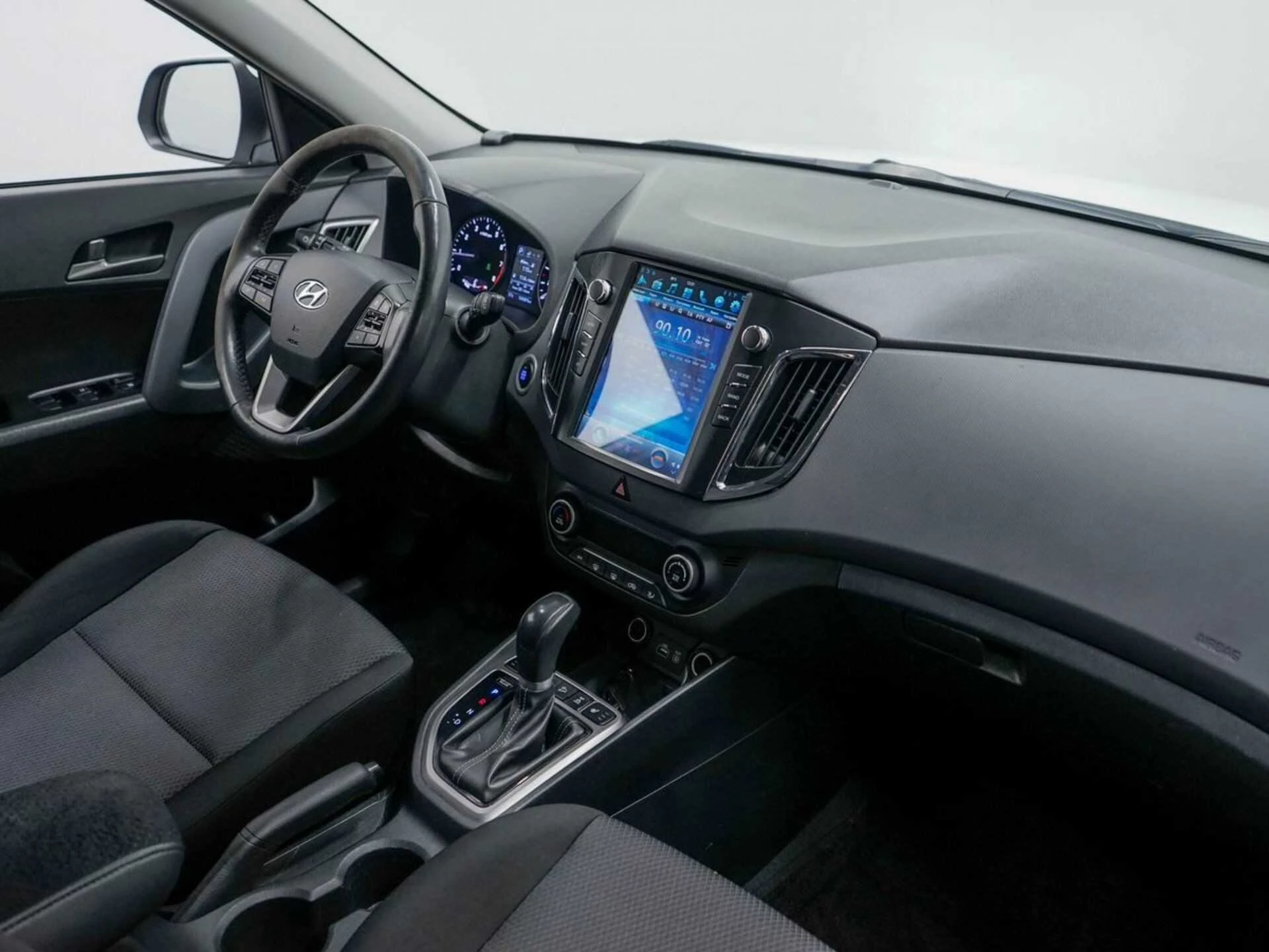 HYUNDAI CRETA, Белый, 2018, Автоматическая, 121 л.с., цена от 960 000 руб.