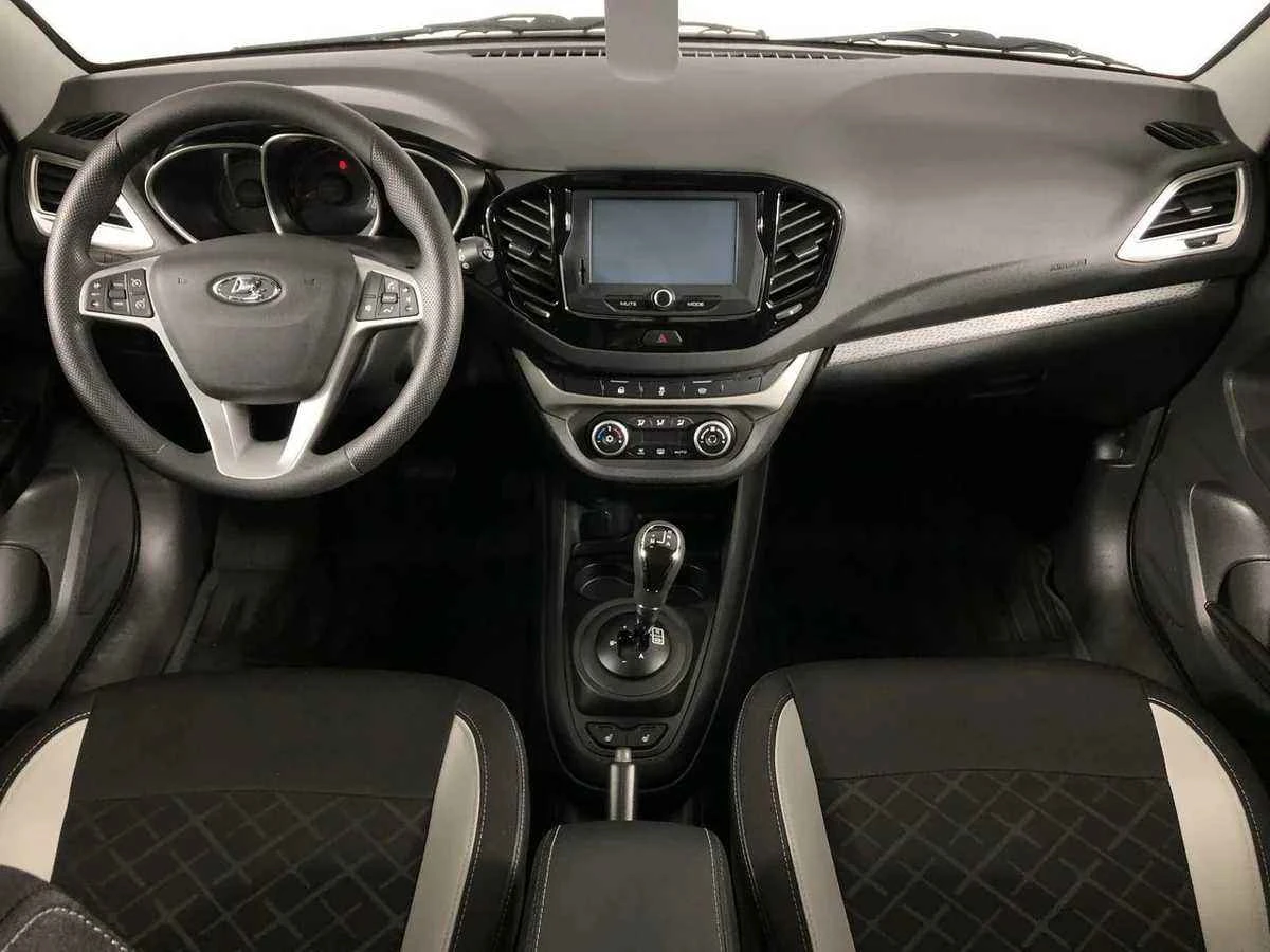 LADA Vesta SW Cross, Серебряный, 2018, Робот, 122 л.с., цена от 700 000 руб.