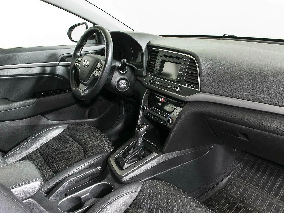 Hyundai Elantra, Белый, 2016, Автоматическая, 150 л.с., цена от 736 000 руб.