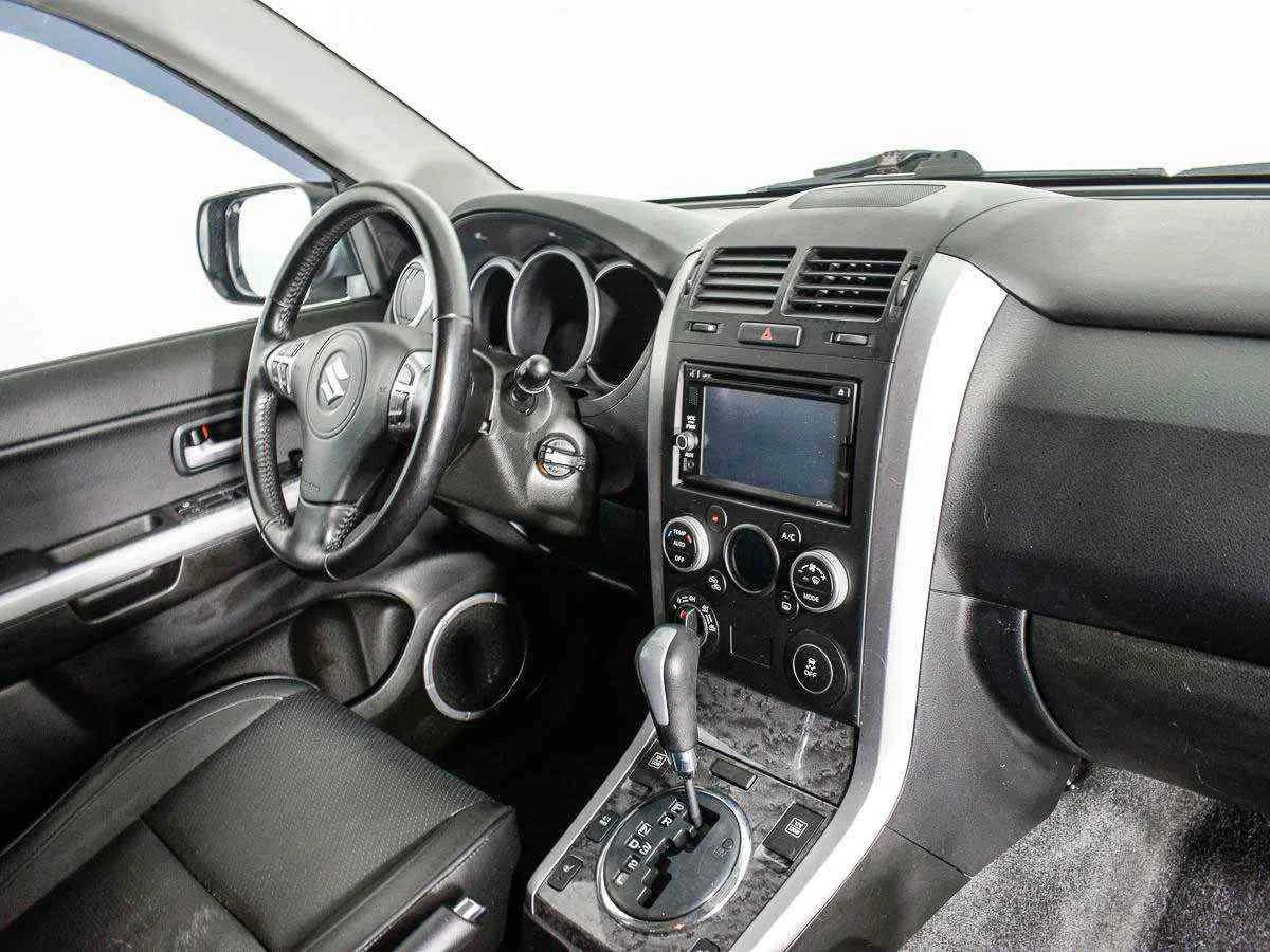 Suzuki Grand Vitara, Серебряный, 2013, Автоматическая, 140 л.с., цена от 700 000 руб.