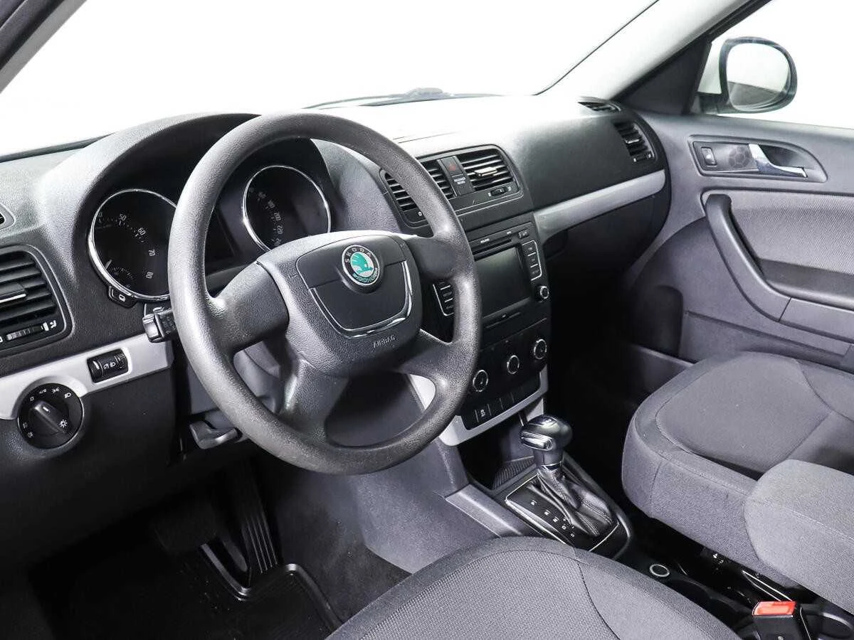 SKODA YETI, Белый, 2012, Робот, 105 л.с., цена от 576 000 руб.