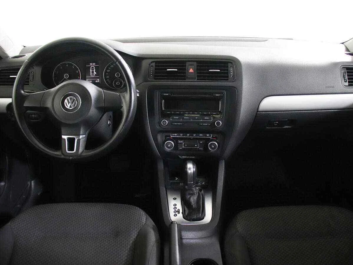 Volkswagen Jetta, Серебряный, 2012, Робот, 122 л.с., цена от 555 000 руб.