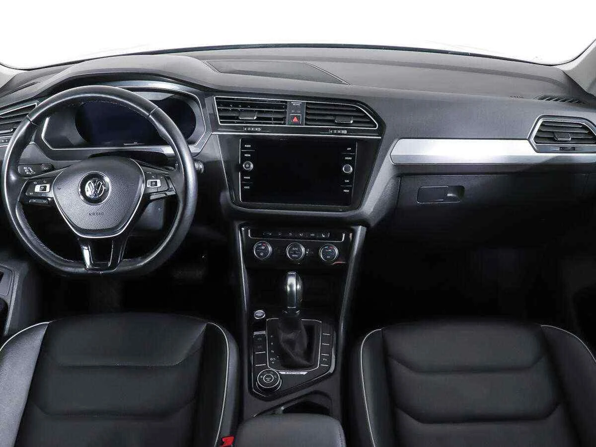 Volkswagen Tiguan, Серебряный, 2018, Автоматическая, 187 л.с., цена от 1 687 000 руб.
