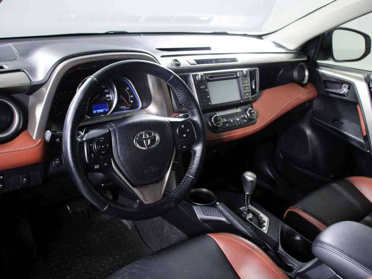 TOYOTA RAV4, Серебряный, 2014, Автоматическая, 149 л.с., цена от 1 448 000 руб.