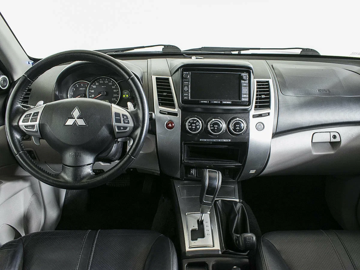 Mitsubishi Pajero Sport, Черный, 2013, Автоматическая, 178 л.с., цена от 1 289 000 руб.