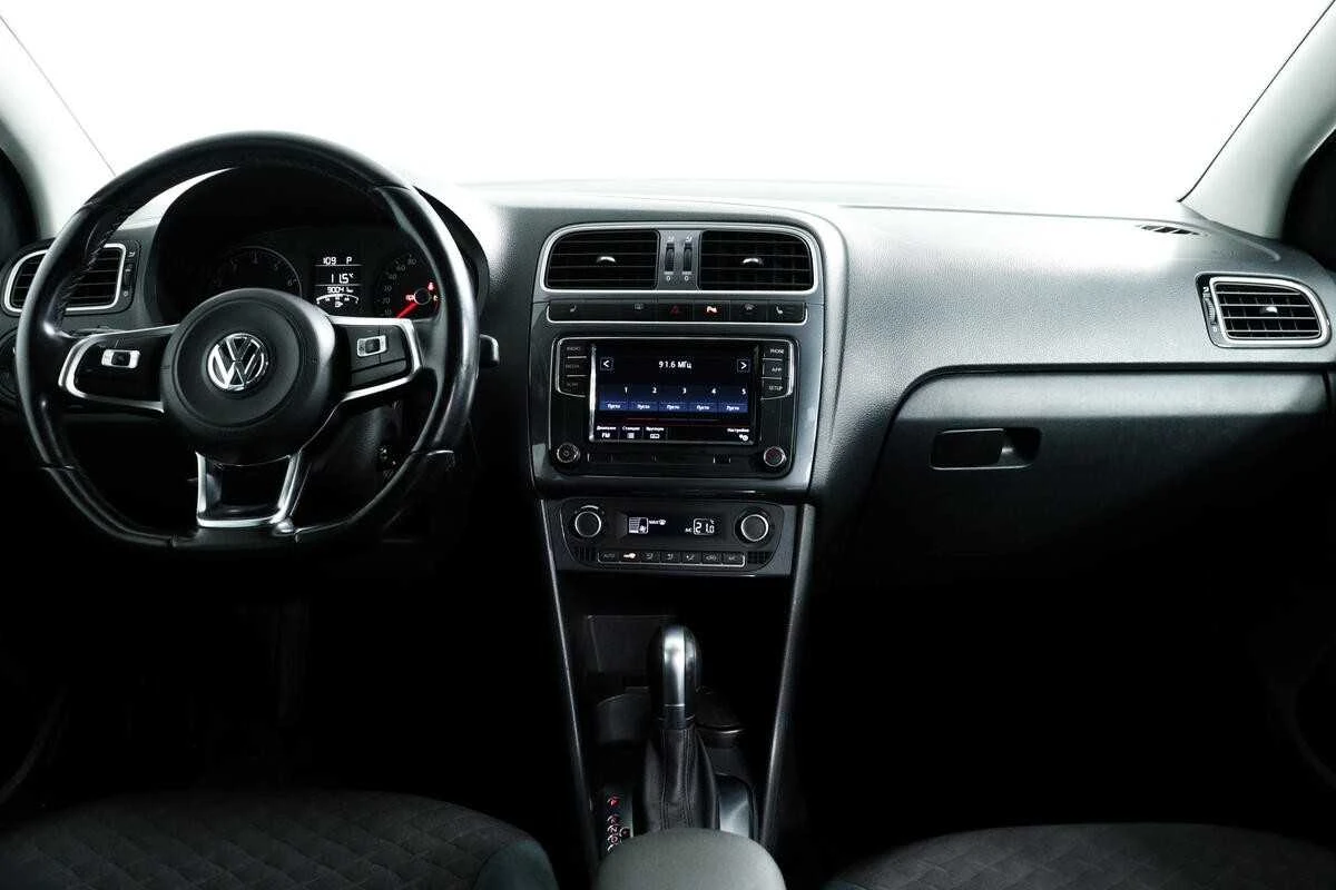 VOLKSWAGEN POLO, Бежевый, 2019, Автоматическая, 110 л.с., цена от 883 200 руб.