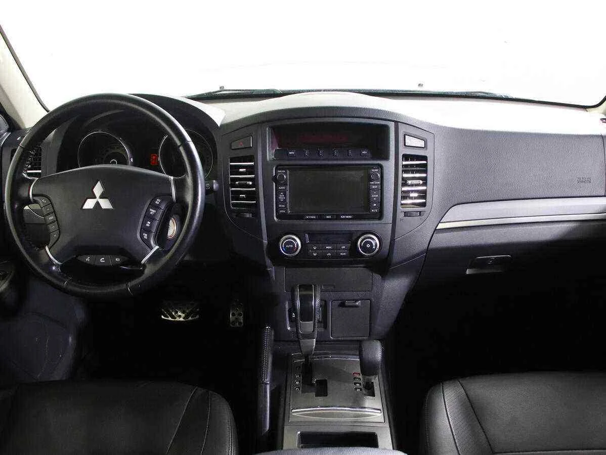 Mitsubishi Pajero, Коричневый, 2013, Автоматическая, 178 л.с., цена от 1 293 000 руб.