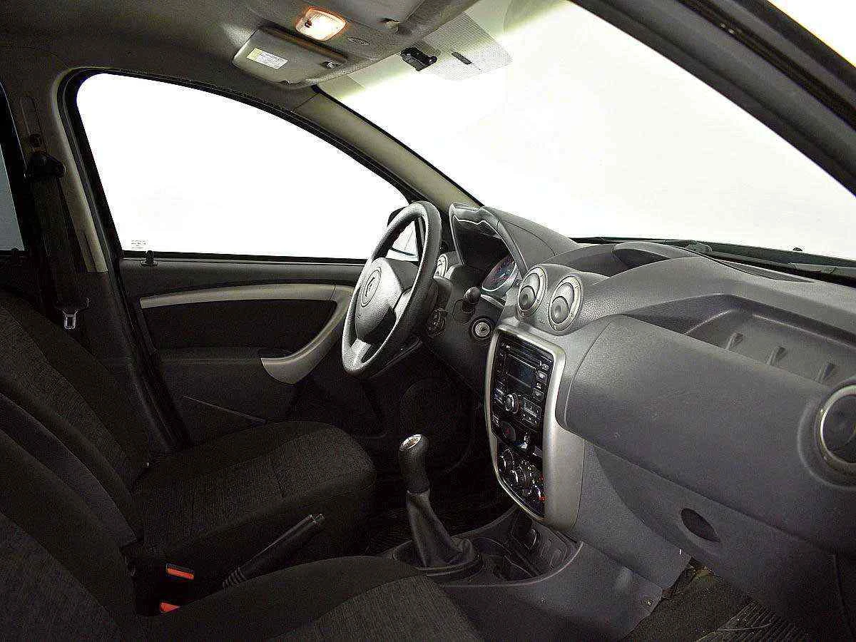 Renault Duster, Черный, 2015, Механическая, 102 л.с., цена от 901 000 руб.
