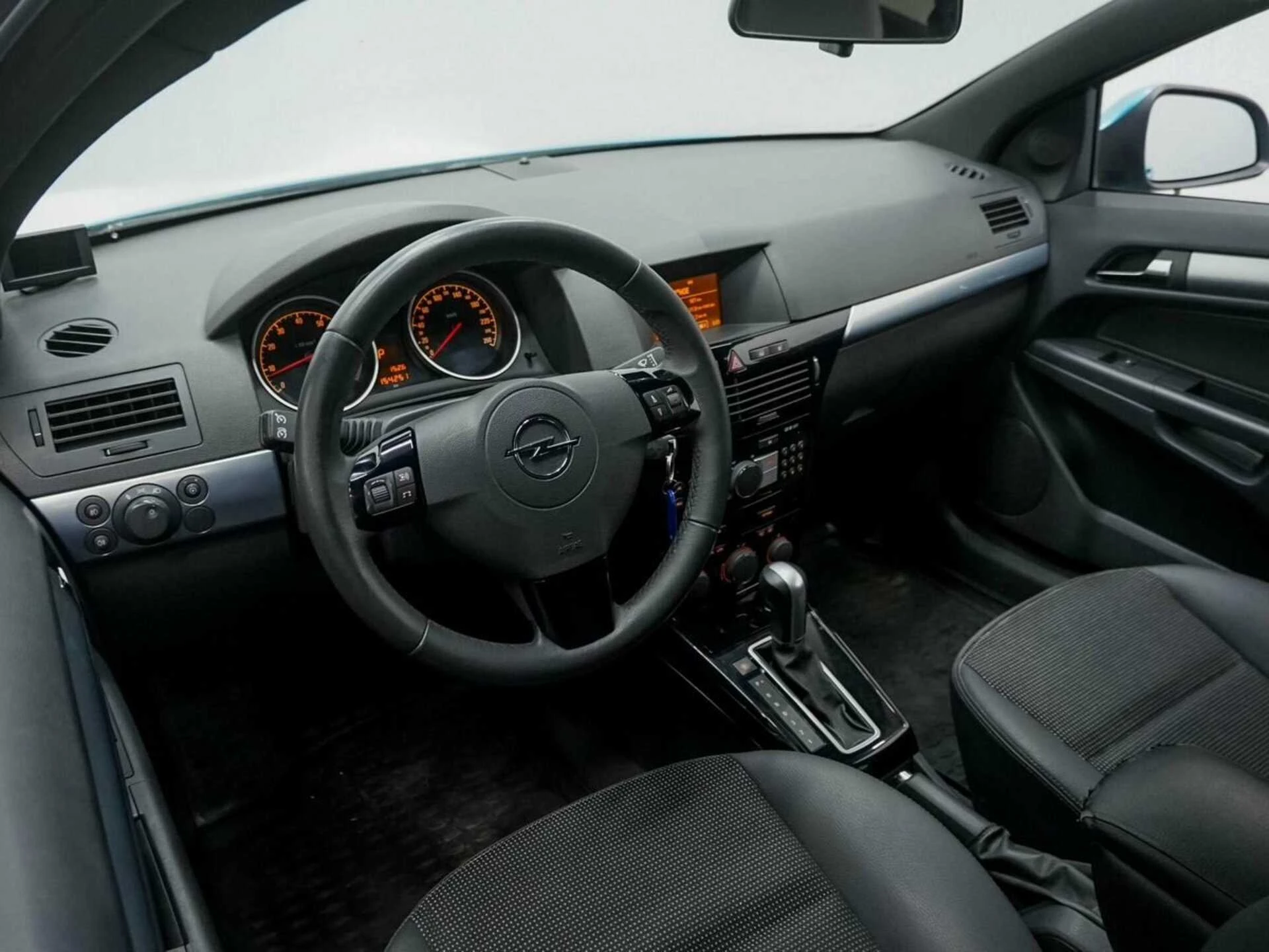 OPEL ASTRA, Голубой, 2010, Автоматическая, 140 л.с., цена от 456 000 руб.