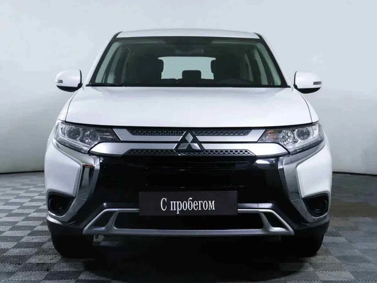 Mitsubishi Outlander, Белый, 2018, Вариатор, 146 л.с., цена от 1 849 000 руб.