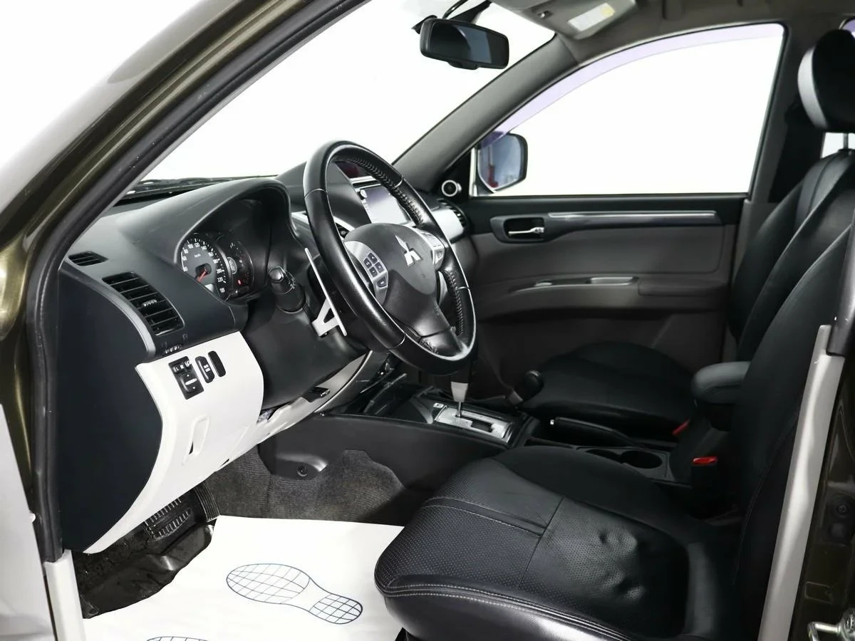 Mitsubishi Pajero Sport, Коричневый, 2015, Автоматическая, 222 л.с., цена от 1 499 000 руб.