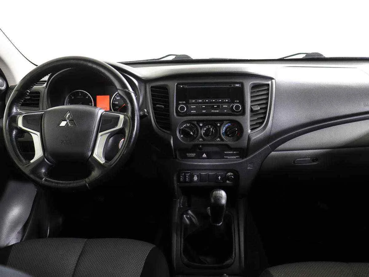 Mitsubishi L200, Белый, 2015, Механическая, 154 л.с., цена от 1 399 000 руб.