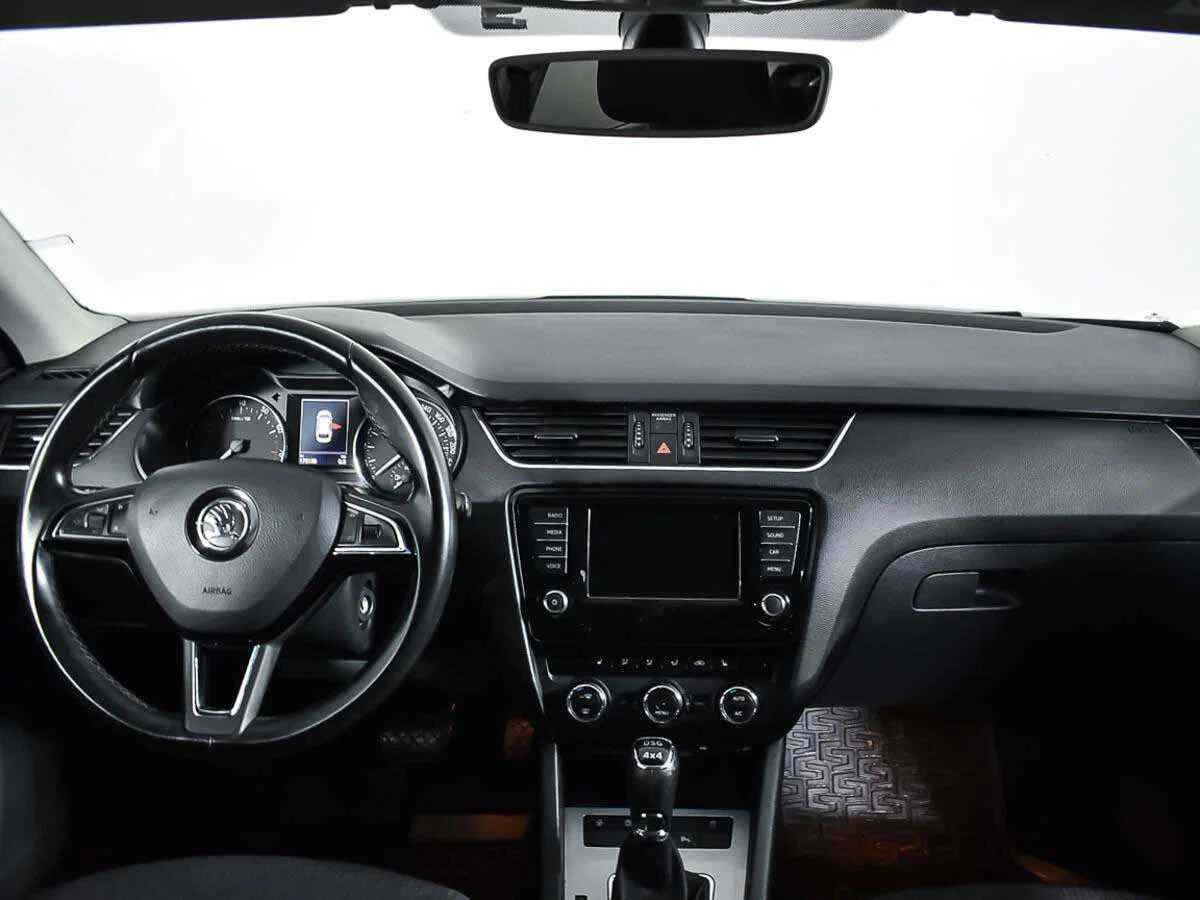 Skoda Octavia, Бежевый, 2016, Робот, 180 л.с., цена от 1 270 000 руб.
