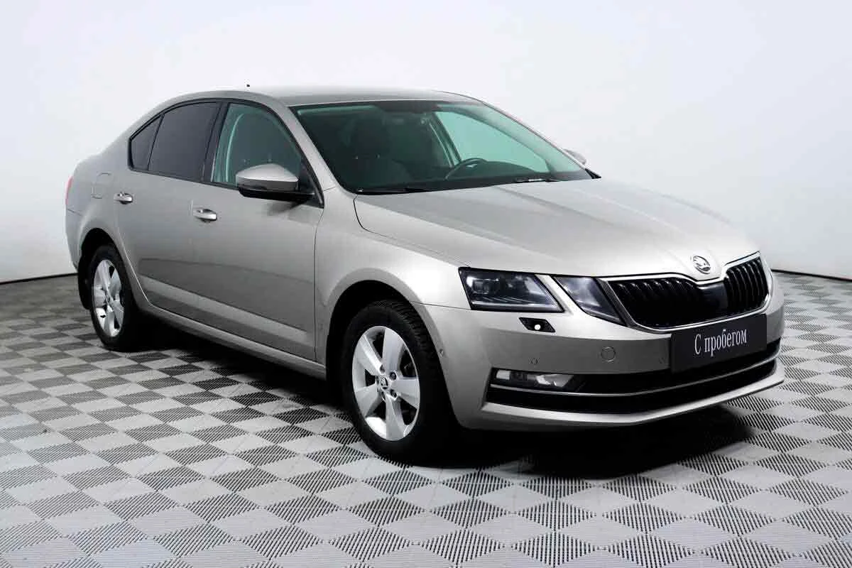 SKODA OCTAVIA, Бежевый, 2018, Робот, 180 л.с., цена от 1 400 000 руб.
