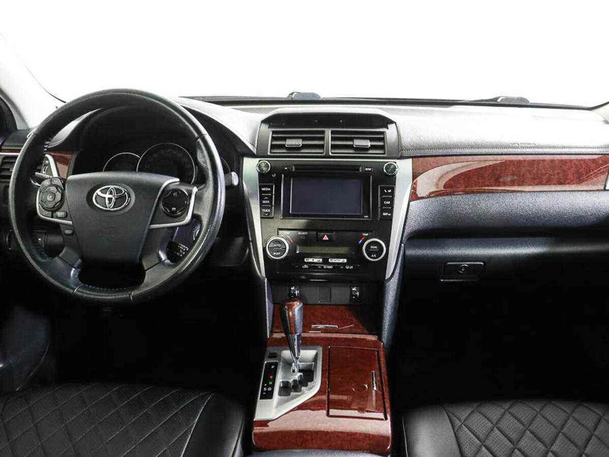 Toyota Camry, Черный, 2013, Автоматическая, 148 л.с., цена от 860 000 руб.