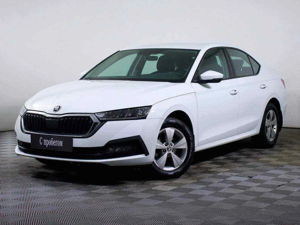 Skoda Octavia, Белый, 2020, Автоматическая, 150 л.с., цена от 1 300 000 руб.