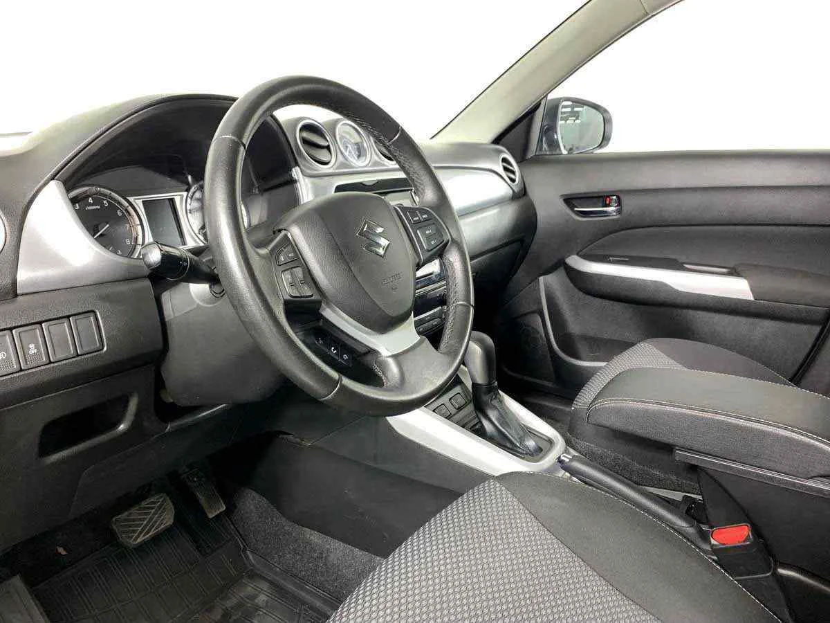 Suzuki Vitara, Серебряный, 2015, Автоматическая, 117 л.с., цена от 975 000 руб.