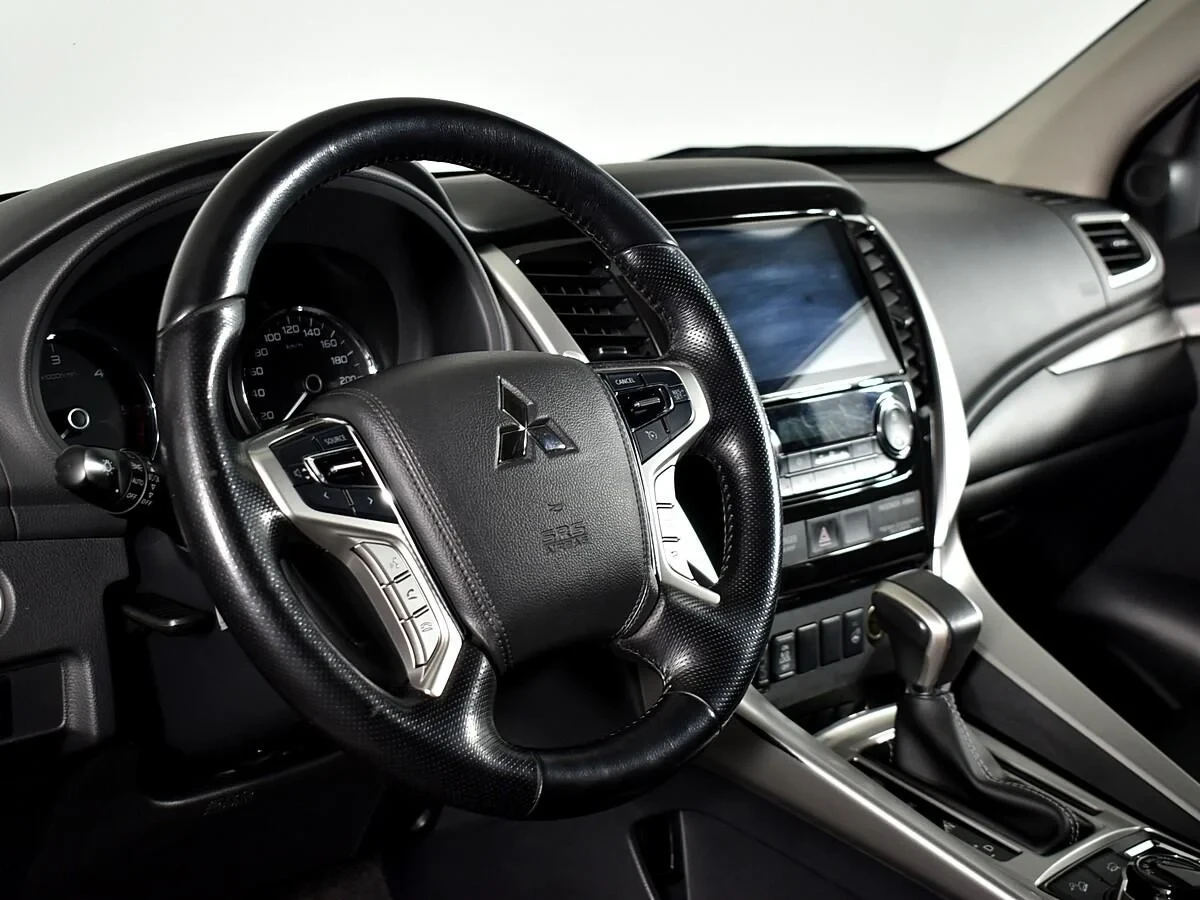 Mitsubishi Pajero Sport, Белый, 2017, Автоматическая, 181 л.с., цена от 2 154 000 руб.